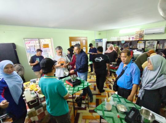 Pengalaman Kursus Pembuatan 9 Jenis Sabun di Pertubuhan Usahawan Lebah Kelulut Segamat JBEES (Syifa Agro Farm)